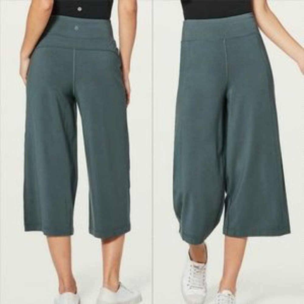Lululemon | blissed out culottes blue stripe P382 - Picture 9 of 9
